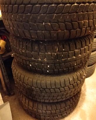 Gomme invernali 265 70 R15