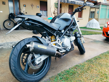 Ducati Monster 600 dark