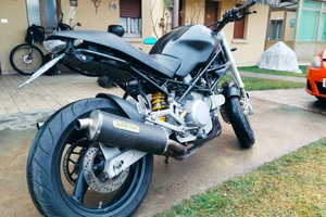 Ducati Monster 600 dark