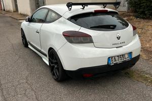 Renault megane coupe incidentata