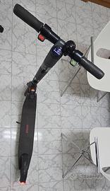 Monopattino Ninebot KickScooter E22E.