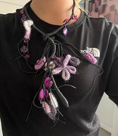 Collana perline, tessuto e lana cotta