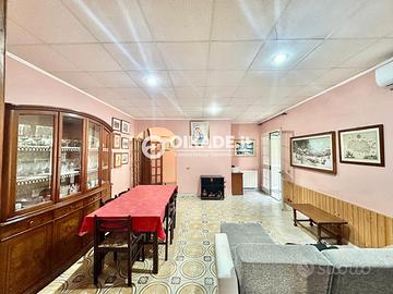 Capoterra - Ampio trilocale con posto auto