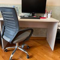 Scrivania + sedia girevole con braccioli