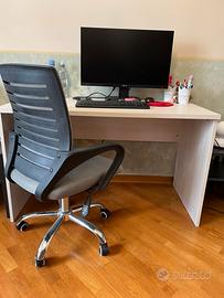 Scrivania + sedia girevole con braccioli