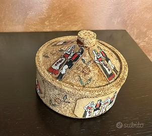 Contenitore decorativo con coperchio in sughero