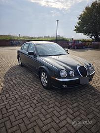 Jaguar S Type iscritta ASI