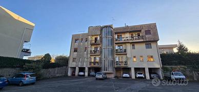 Appartamento di 110 m² con 4 locali e box auto a P