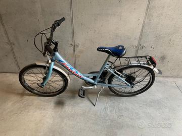 bicicletta azzurra diametro 20