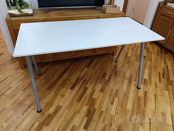 Scrivania Ikea bianca