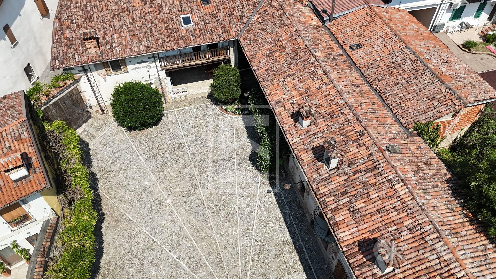 Cascina/Casale - Prevalle - Vista 2