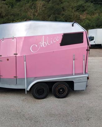 trailer trasporto cavalli