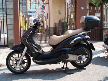 Piaggio Beverly 300i. Tourer