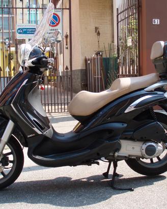 Piaggio Beverly 300i. Tourer