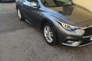 Infiniti q30