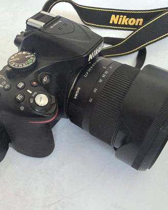 Kit Nikon D5200 (solo 8.500 scatti) + 3 obiettivi