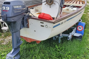 Barca, Motore Yamaha 9.9 cv e ormeggio