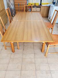 TAVOLO IN LEGNO CON SEDIE