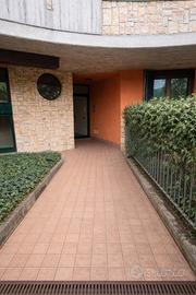 BILOCALE arredato vendita diretta con box