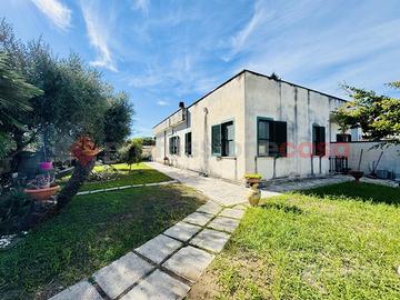 Villa bifamiliare Terracina [Cod. rif 3267763VRG]