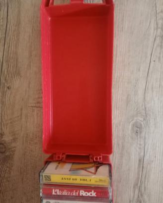 Contenitore con musicassette