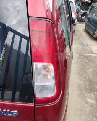 Fanale posteriore destro SUZUKI IGNIS del 2002