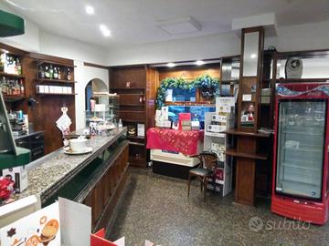 Attività / Licenza di 85 m² a Alessandria
