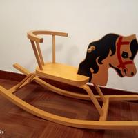 Cavallo a dondolo legno