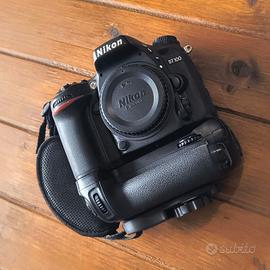 Nikon D7100 + battery grip + hand grip
