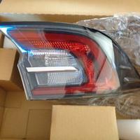 PER TOYOTA COROLLA SW FARO POSTERIORE SIN.2022