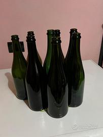 Bottiglie di vetro per vino con tappo a corona