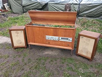 Mobile stereo vintage con coppia di casse Perser