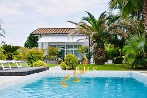 Villa di 100 m² con 4 locali a Pietrasanta