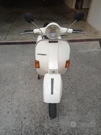 Piaggio Vespa P200E