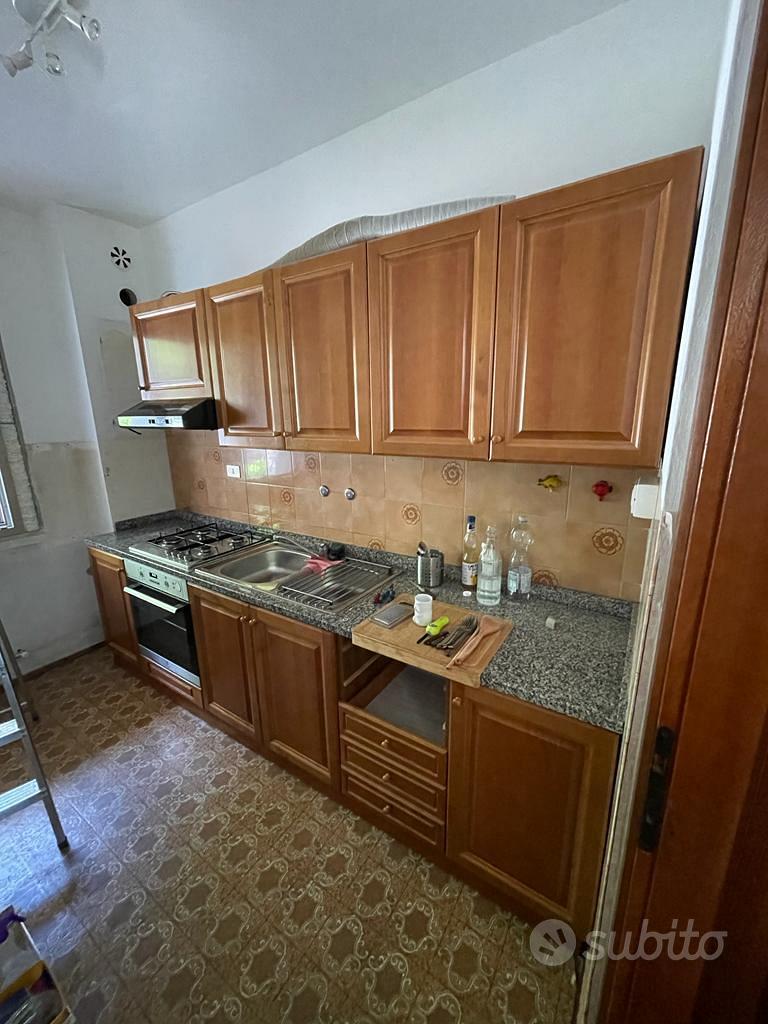 Cucina con ripiano in marmo - Arredamento e Casalinghi In vendita