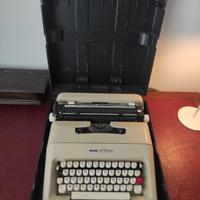 Macchina da scrivere Olivetti Lettera 35 design Ma