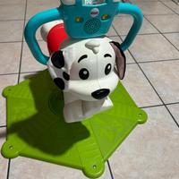 Cagnolino saltella e gira