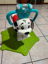 Cagnolino saltella e gira