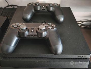 PlayStation 4 con due joystick+scatola originale