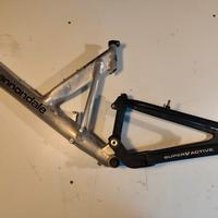 telaio con forcellone Cannondale Super V 2000