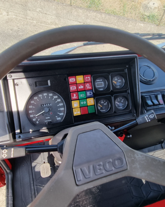 Camioncino compatto iveco 6 ruote