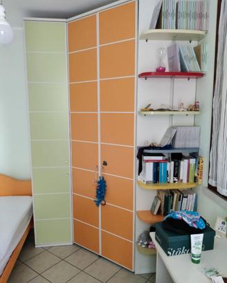 Cabina armadio, letto singolo e comodino