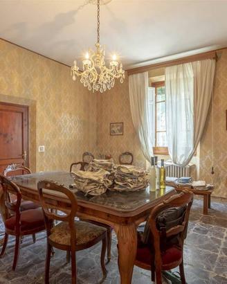 Casa indipendente di 283 m² con più di 5 locali e 