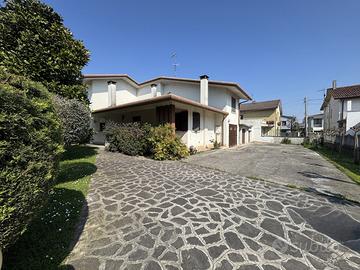 Villa bifamiliare Montagnana [Cod. rif M137VRG]