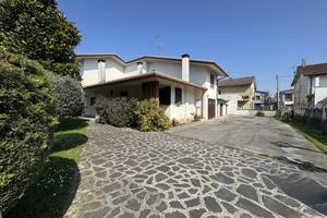 Villa bifamiliare Montagnana [Cod. rif M137VRG]