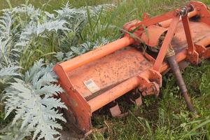 fiate trattore cingolato con fresa e aratro 