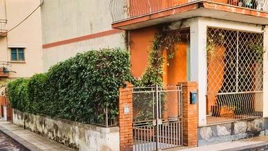Casa semi indipendente con giardino