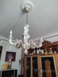 Lampadario in pura porcellana Capodimonte