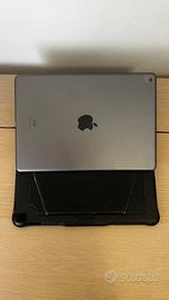 iPad ottava generazione con penna, tastiera, cover