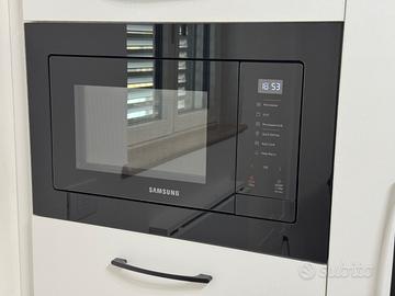 Microonde da Incasso Samsung da 23 litri nuovo